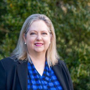 Meet your Posher, Dena higgins